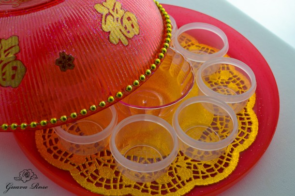 Chinese candy holder, with empty clear containers