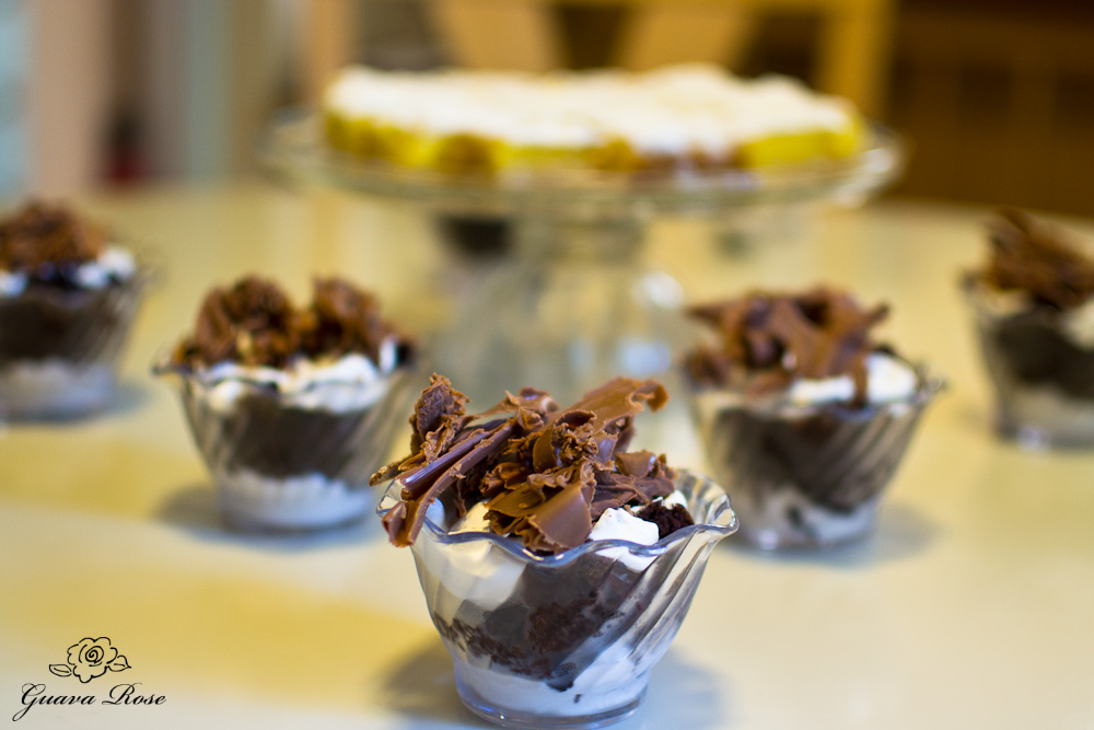 Lite chocolate trifle cups in 