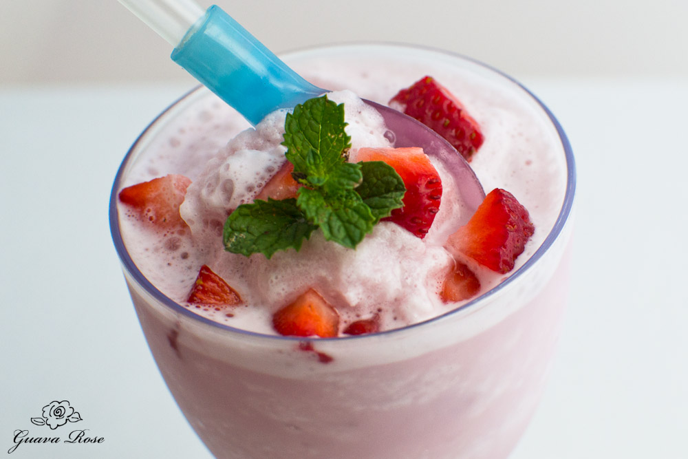 Cranberry greek yogurt slushie, close up