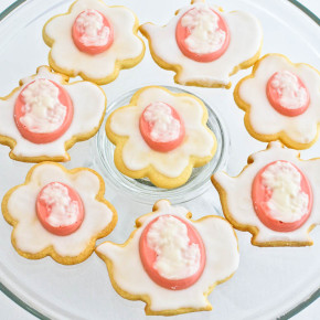 Coconut Cream Cameo Cookies