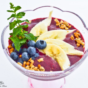 Frozen Smoothie Bowls to beat the heat!